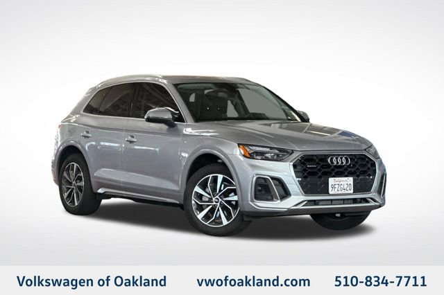 Used 2023 Audi Q5 2.0T Premium w/ Convenience Package image 1