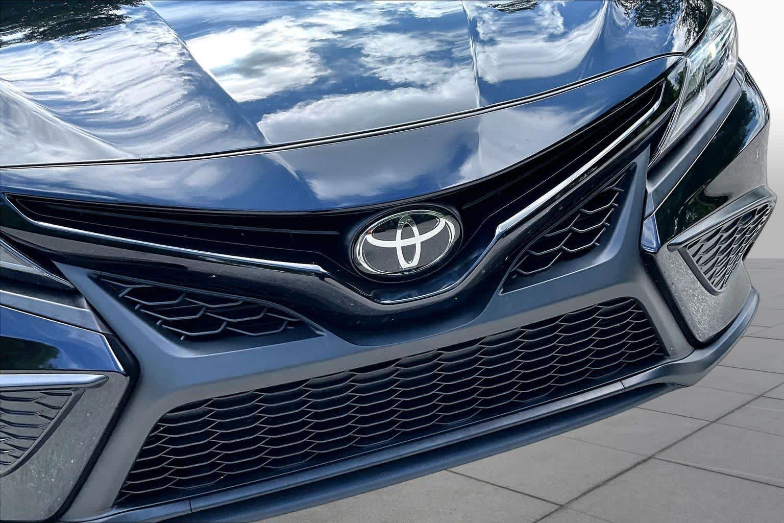 Used 2024 Toyota Camry SE FWD image 30