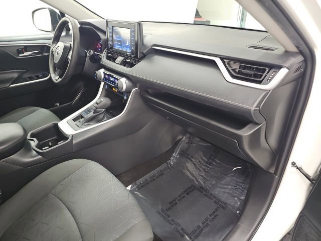 Certified 2022 Toyota RAV4 XLE image 36