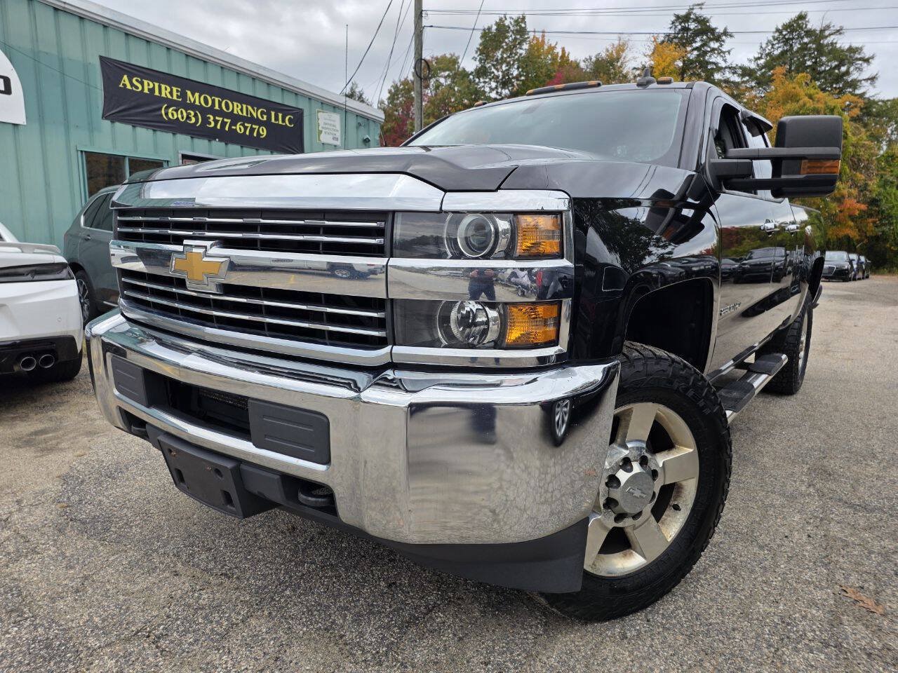 Used 2018 Chevrolet Silverado 2500 W/T w/ Snow Plow Prep Package AWD/4WD image 2