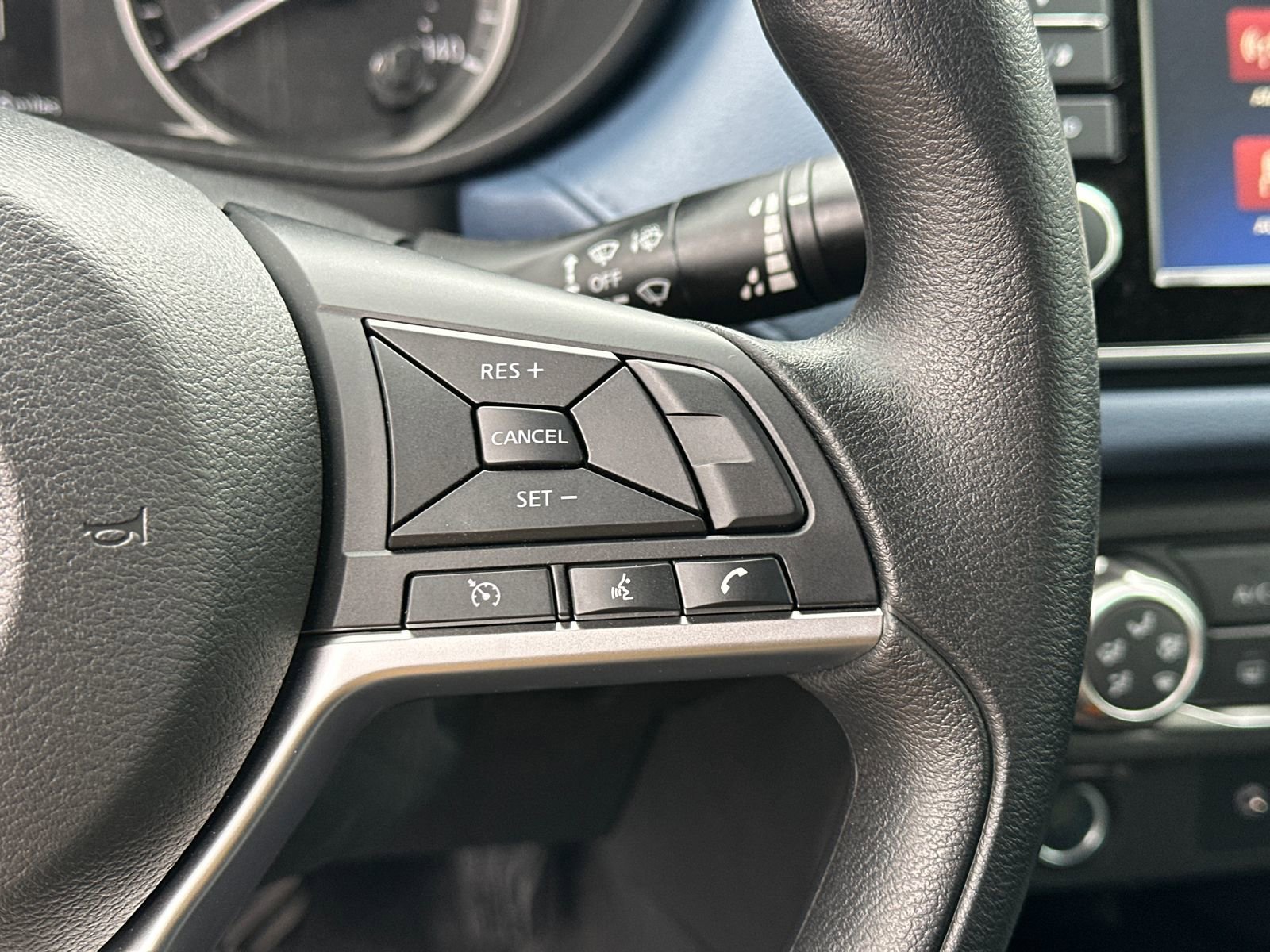 New 2025 Nissan Kicks SR image 26