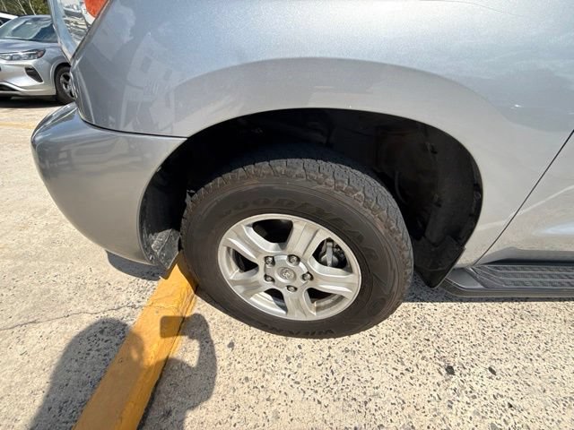Used 2017 Toyota Sequoia SR5 AWD/4WD video 2