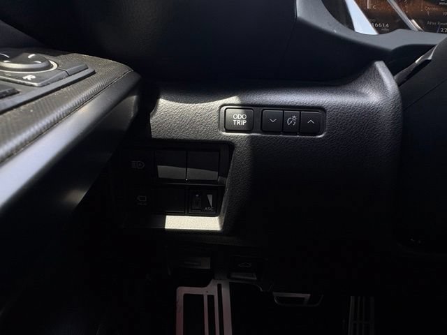 Used 2022 Lexus IS 350 F Sport RWD image 32