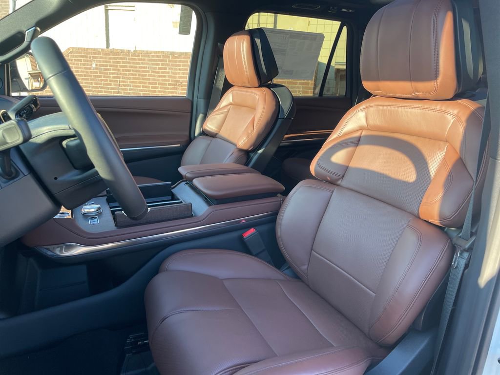 New 2025 Lincoln Navigator Reserve image 13