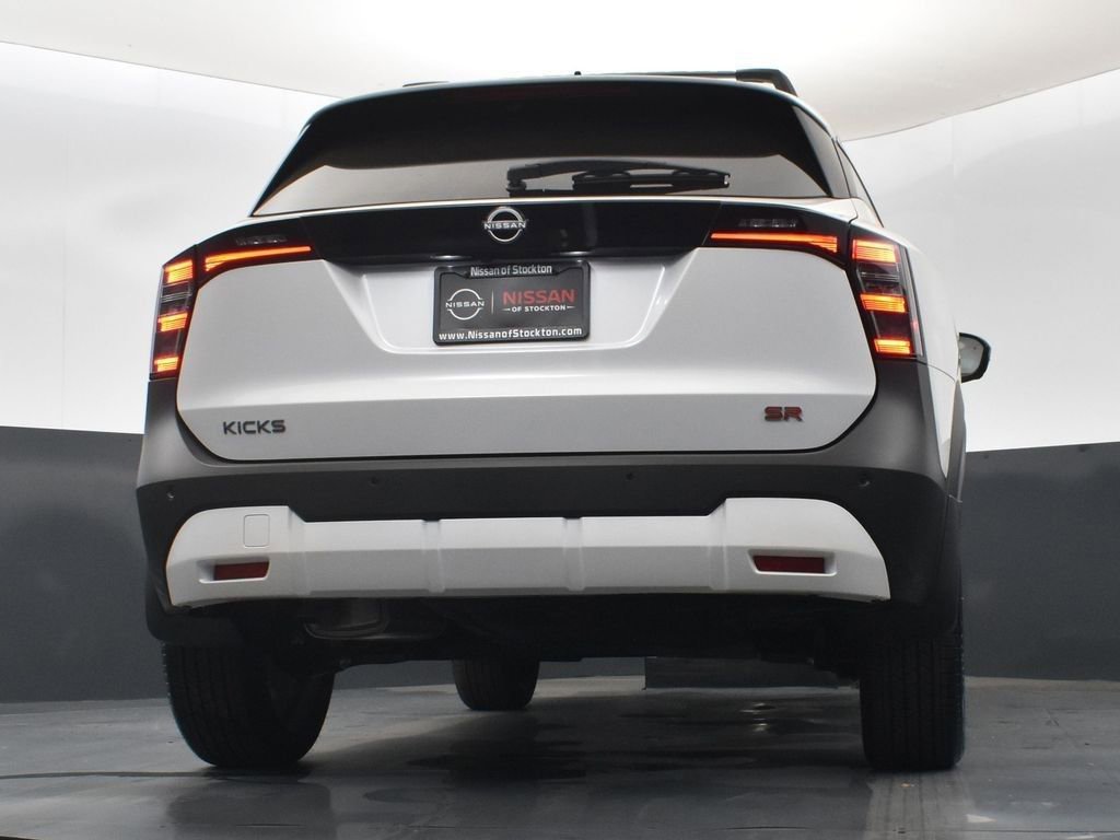 New 2026 Nissan Kicks SR w/ SR Premium Package FWD image 42