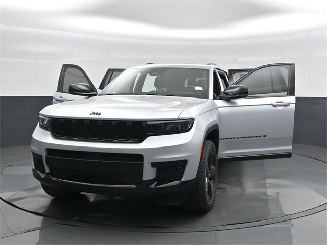 New 2025 Jeep Grand Cherokee L Altitude image 47