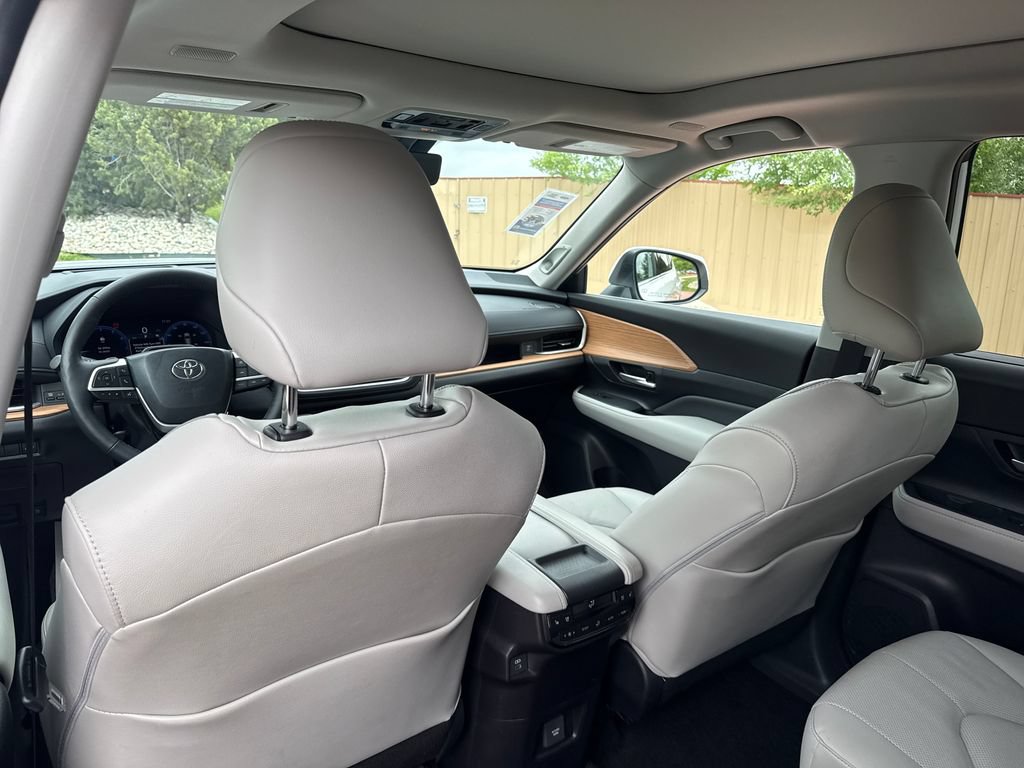 Used 2026 Toyota Grand Highlander AWD image 23