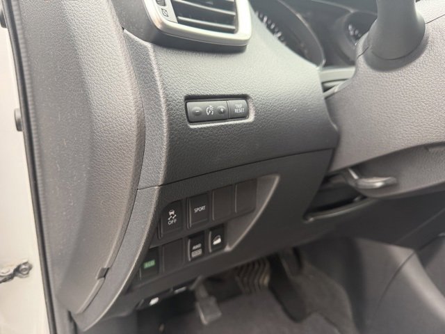 Used 2015 Nissan Rogue SV image 14