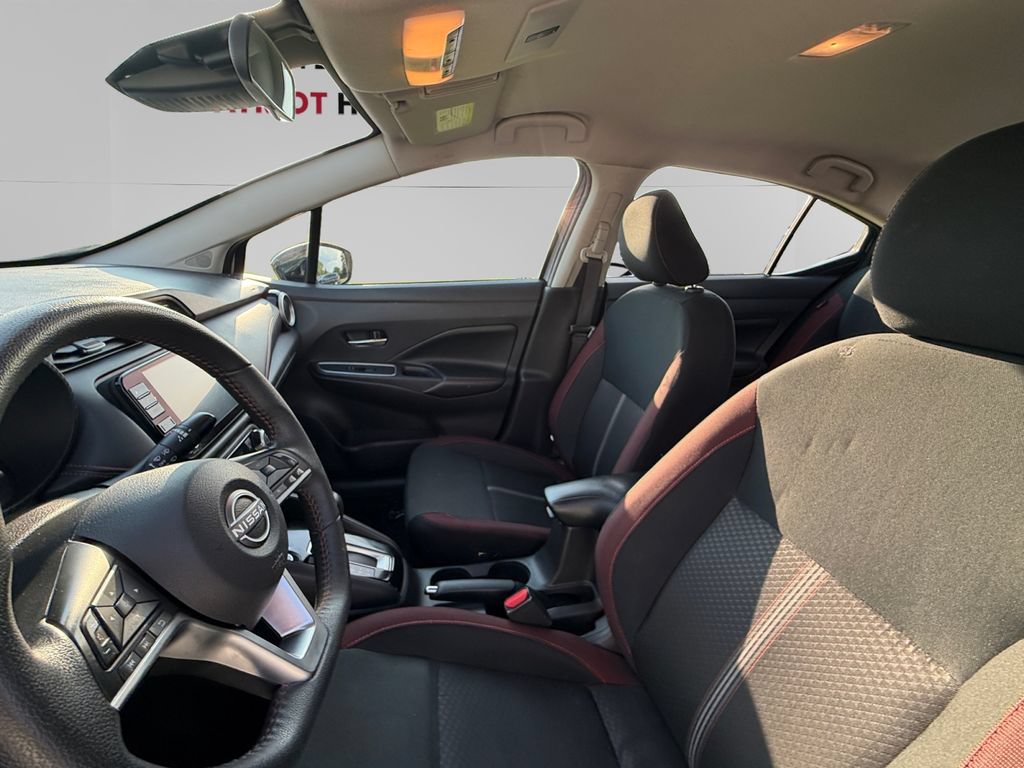 Used 2024 Nissan Versa SR FWD image 9