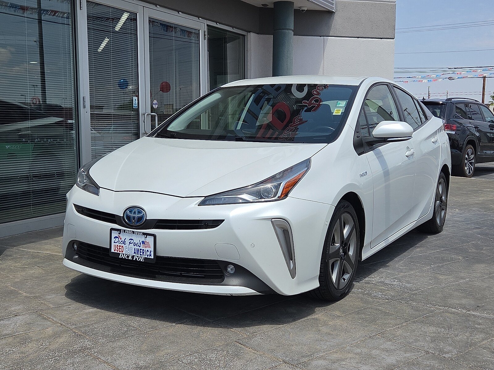 Used 2022 Toyota Prius XLE FWD image 2