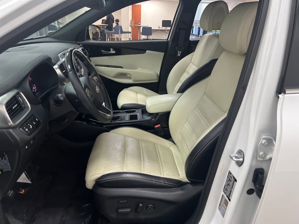 Used 2016 Kia Sorento SX image 12