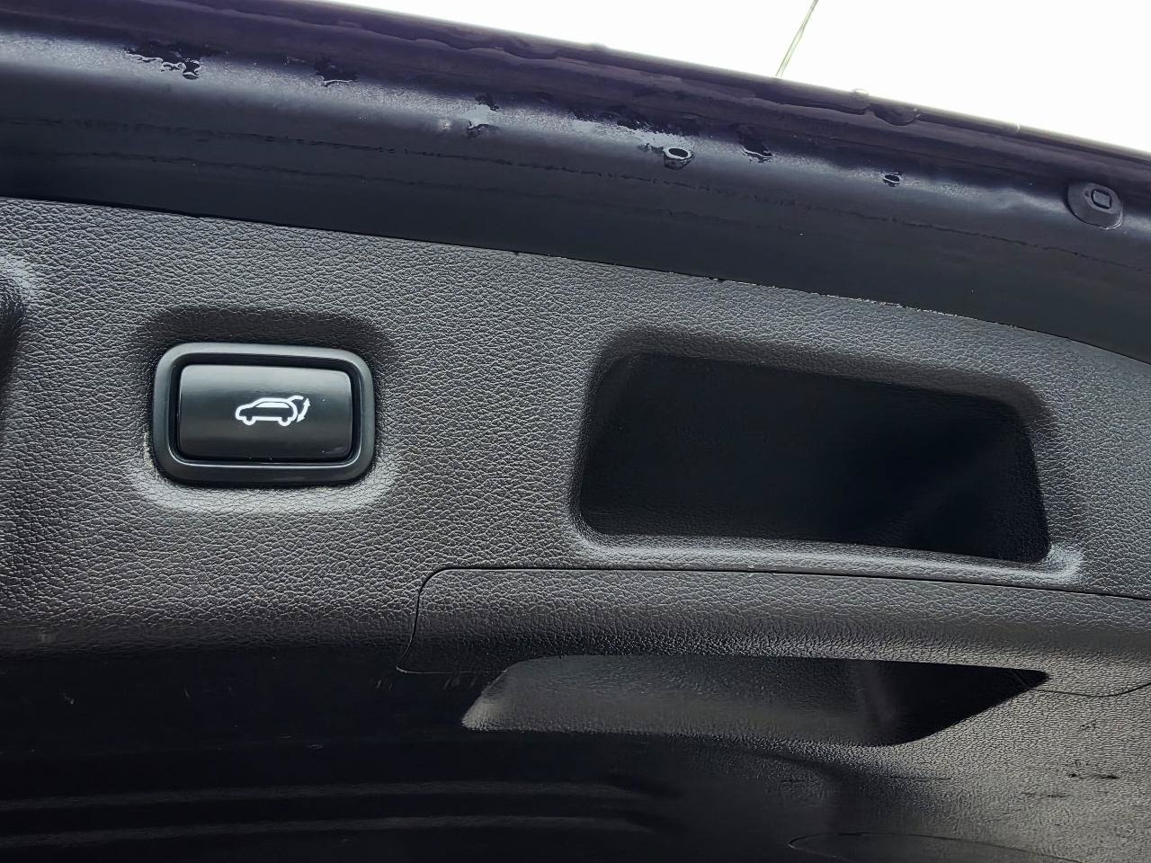 Used 2019 Hyundai Santa Fe SEL AWD/4WD image 15