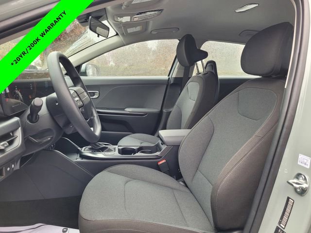 New 2025 Kia K4 LXS image 8