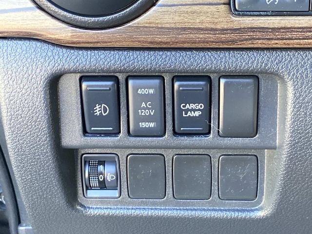 Used 2019 Nissan Titan SL AWD/4WD image 17