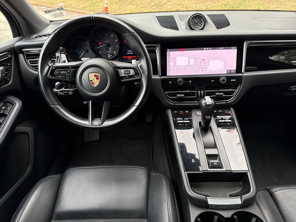 Used 2023 Porsche Macan AWD/4WD image 18