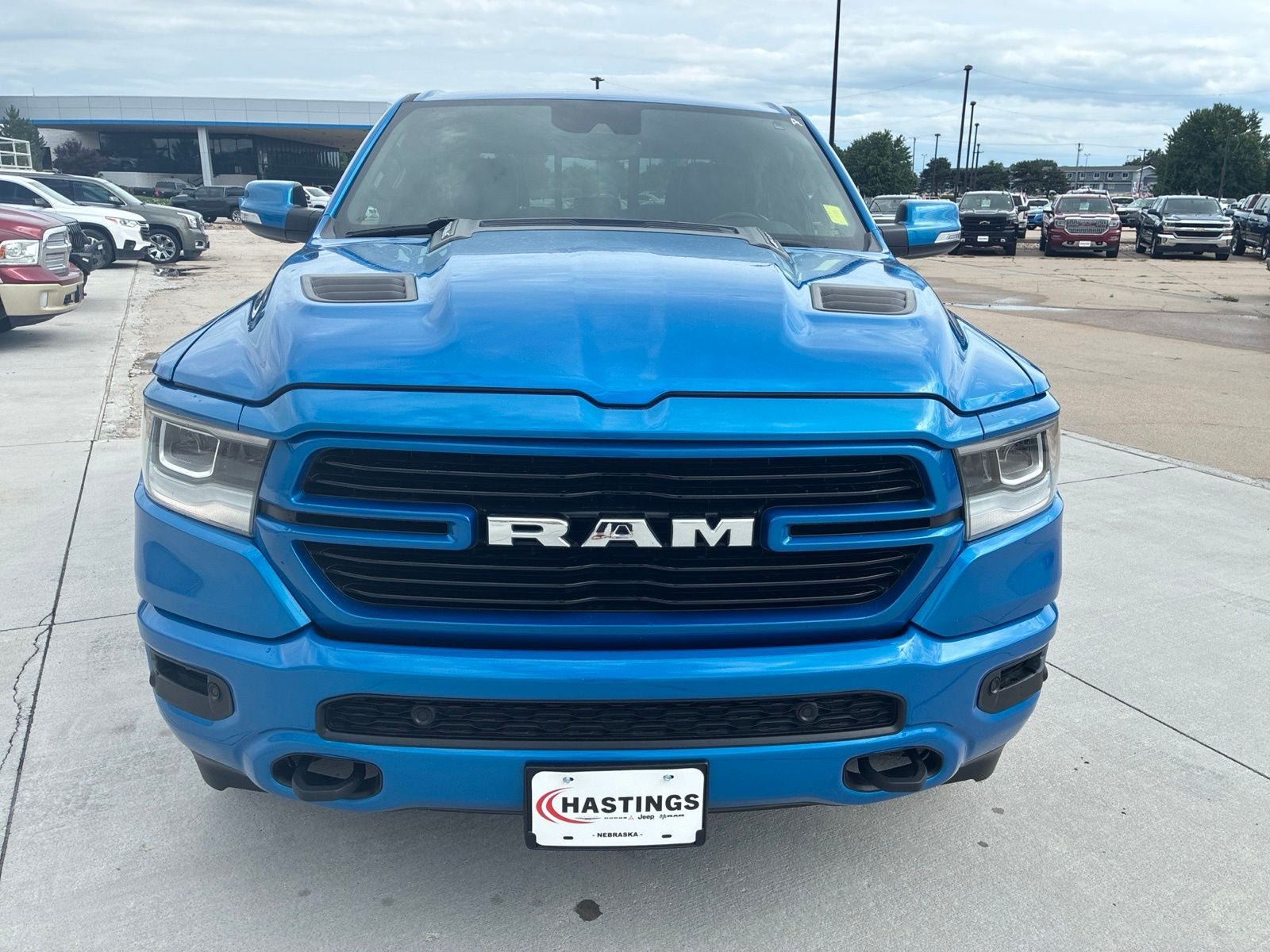 Used 2022 RAM 1500 Laramie w/ Sport Appearance Package AWD/4WD image 9