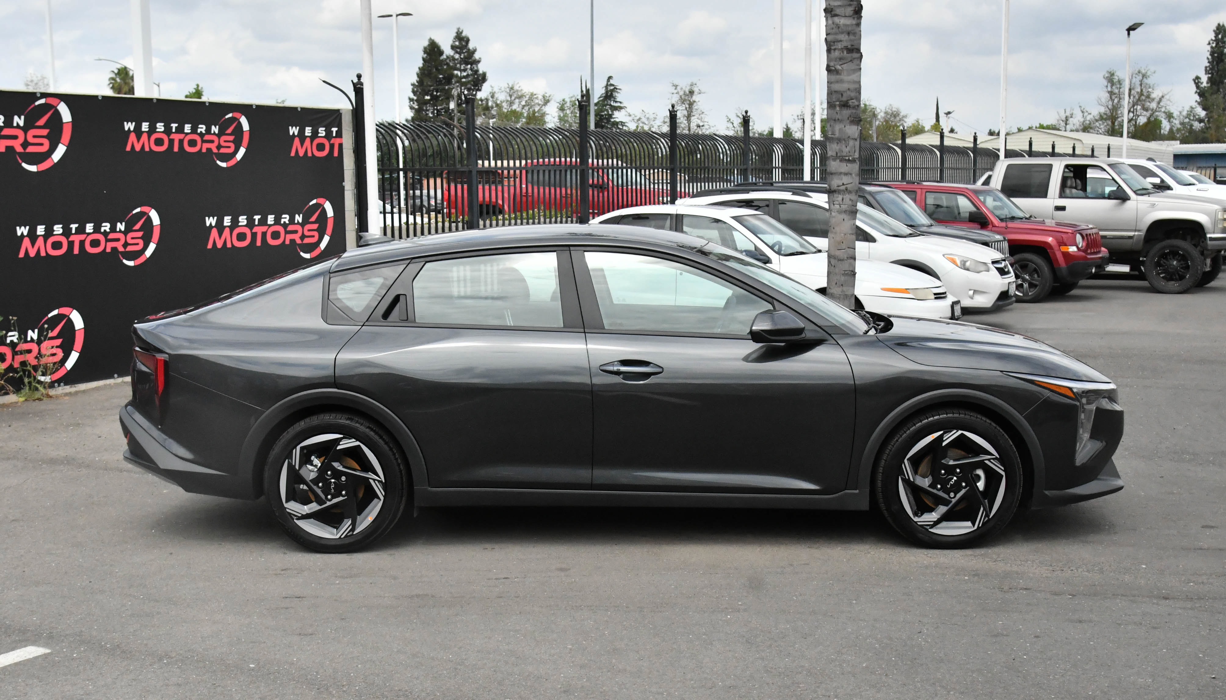 Used 2025 Kia K4 EX image 9