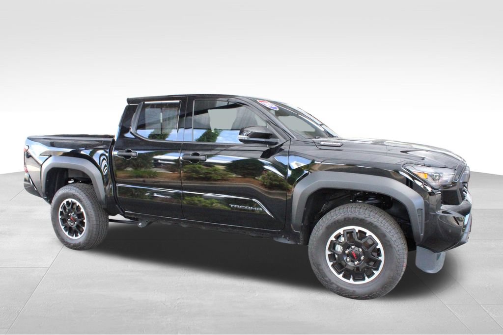 Certified 2025 Toyota Tacoma TRD Off-Road w/ TRD Off Road Upgrade Package AWD/4WD image 18