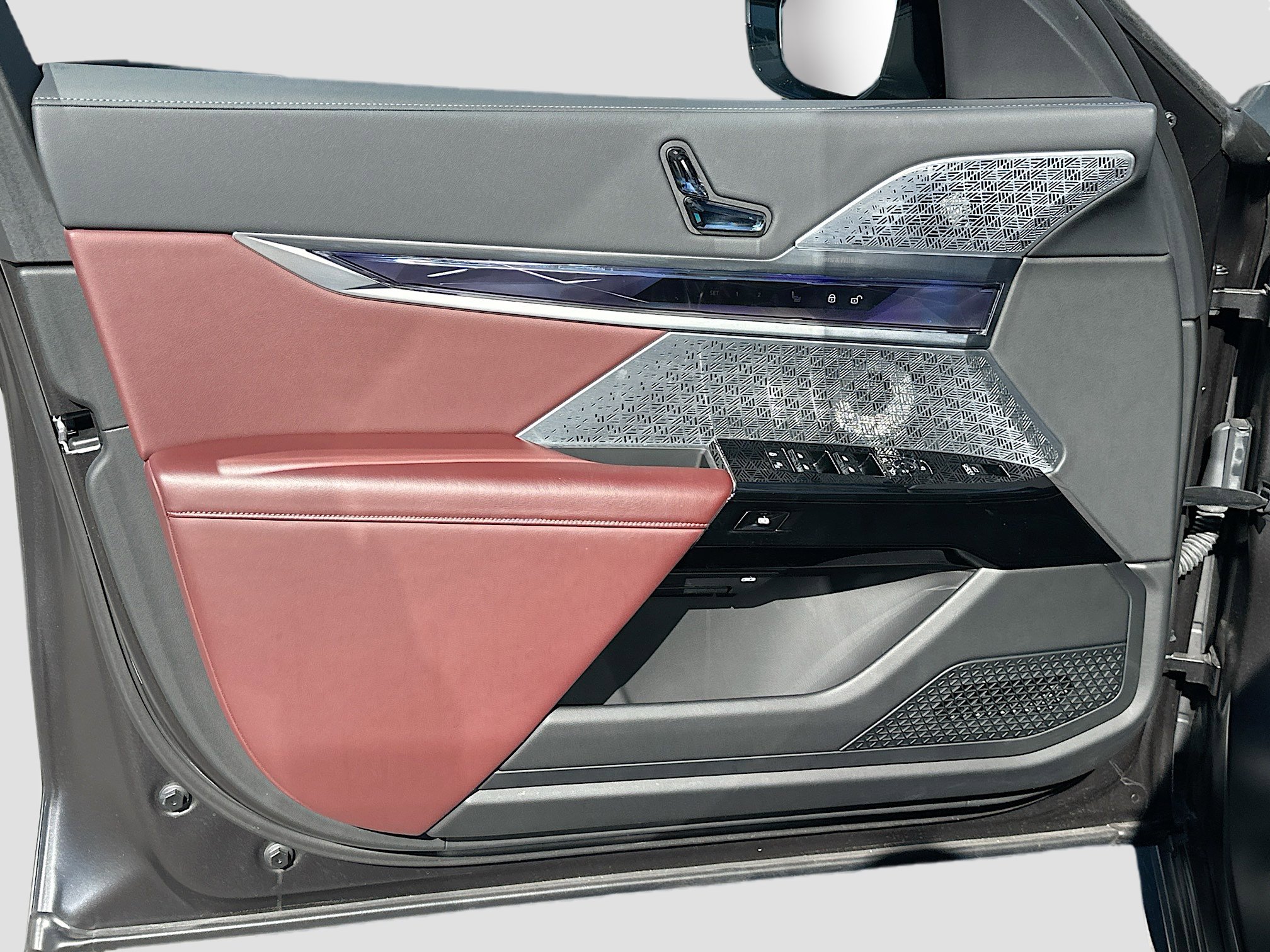 Certified 2024 BMW 760i xDrive w/ Executive Package image 50