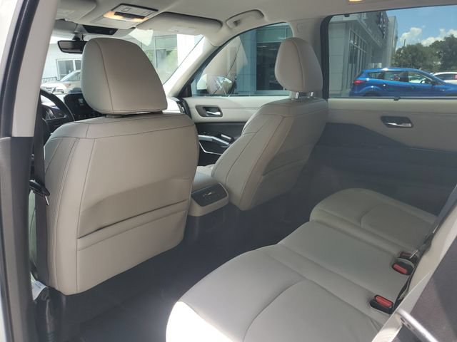 Certified 2023 Nissan Pathfinder SL FWD image 9