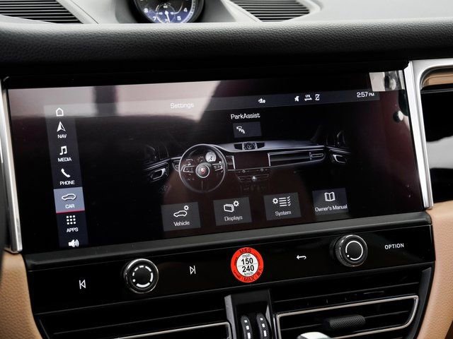 Certified 2025 Porsche Macan image 19