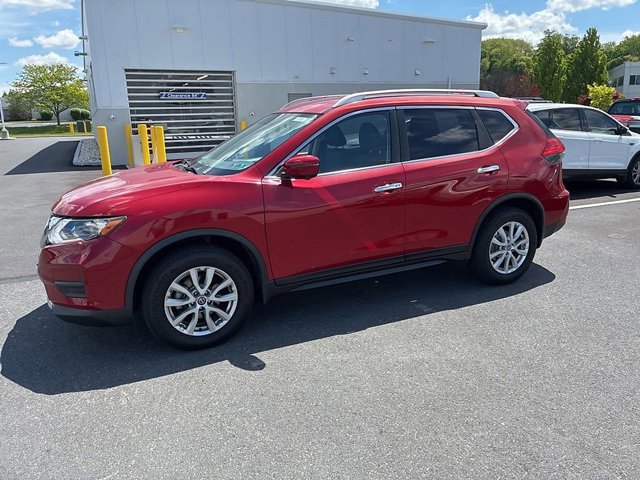 Used 2017 Nissan Rogue SV w/ SV Premium Package AWD/4WD image 16