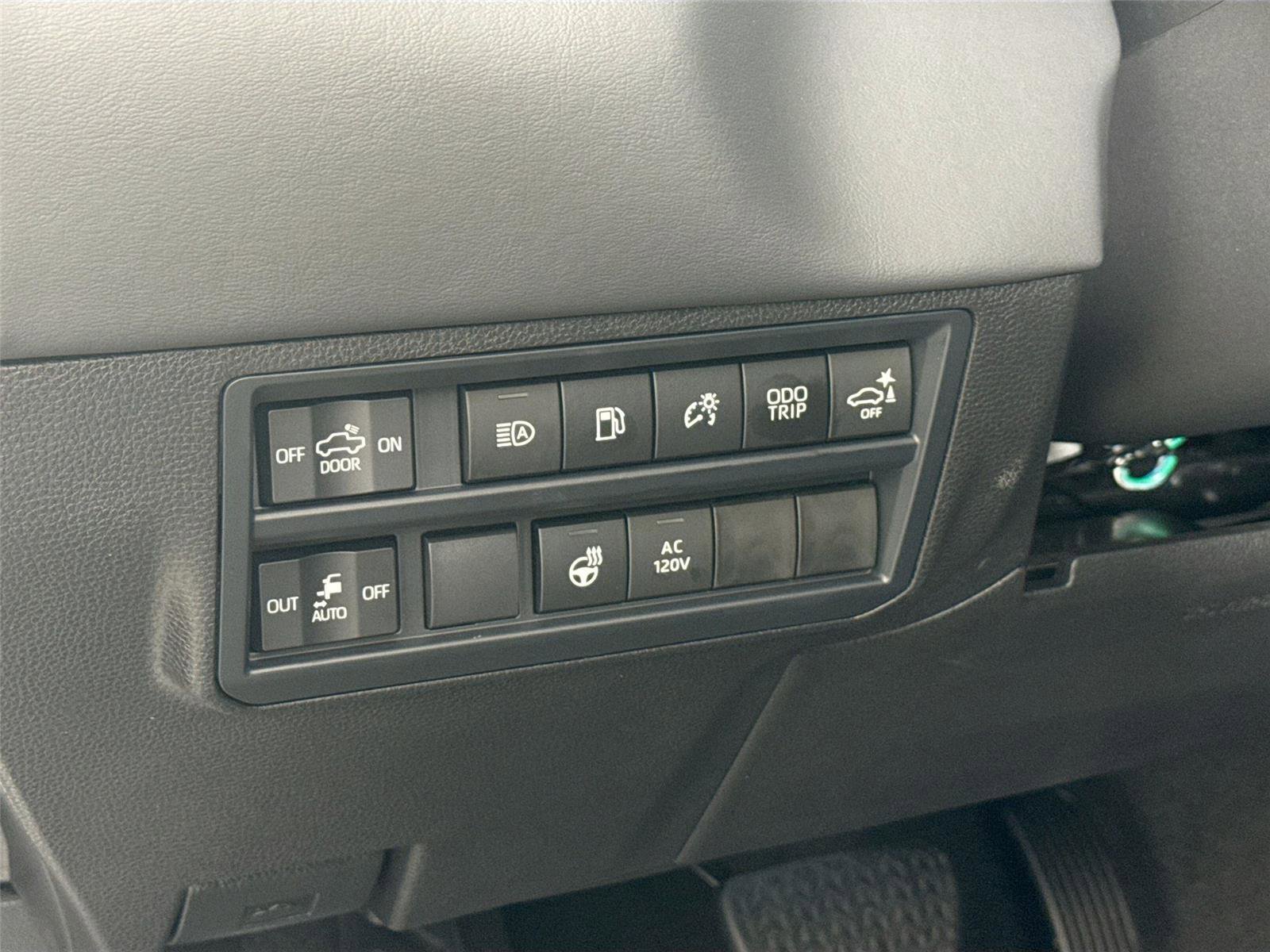 Used 2025 Toyota Tundra Platinum image 14