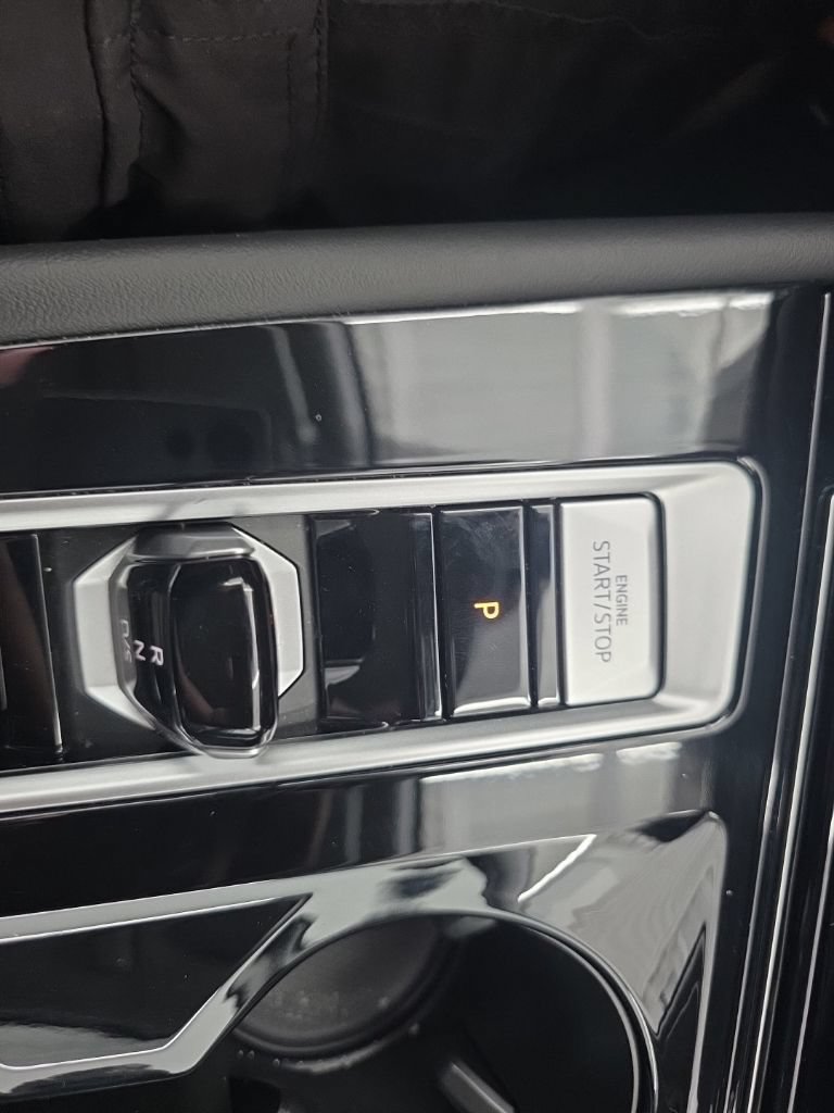 Certified 2024 Volkswagen Atlas Peak Edition SE AWD/4WD image 40