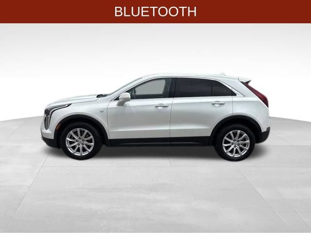 Used 2019 Cadillac XT4 Luxury w/ Cold Weather Package FWD image 4