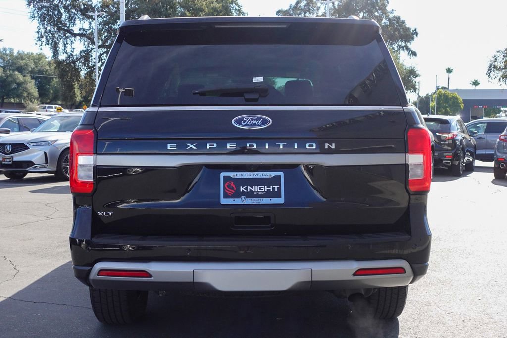 Used 2024 Ford Expedition XLT image 9