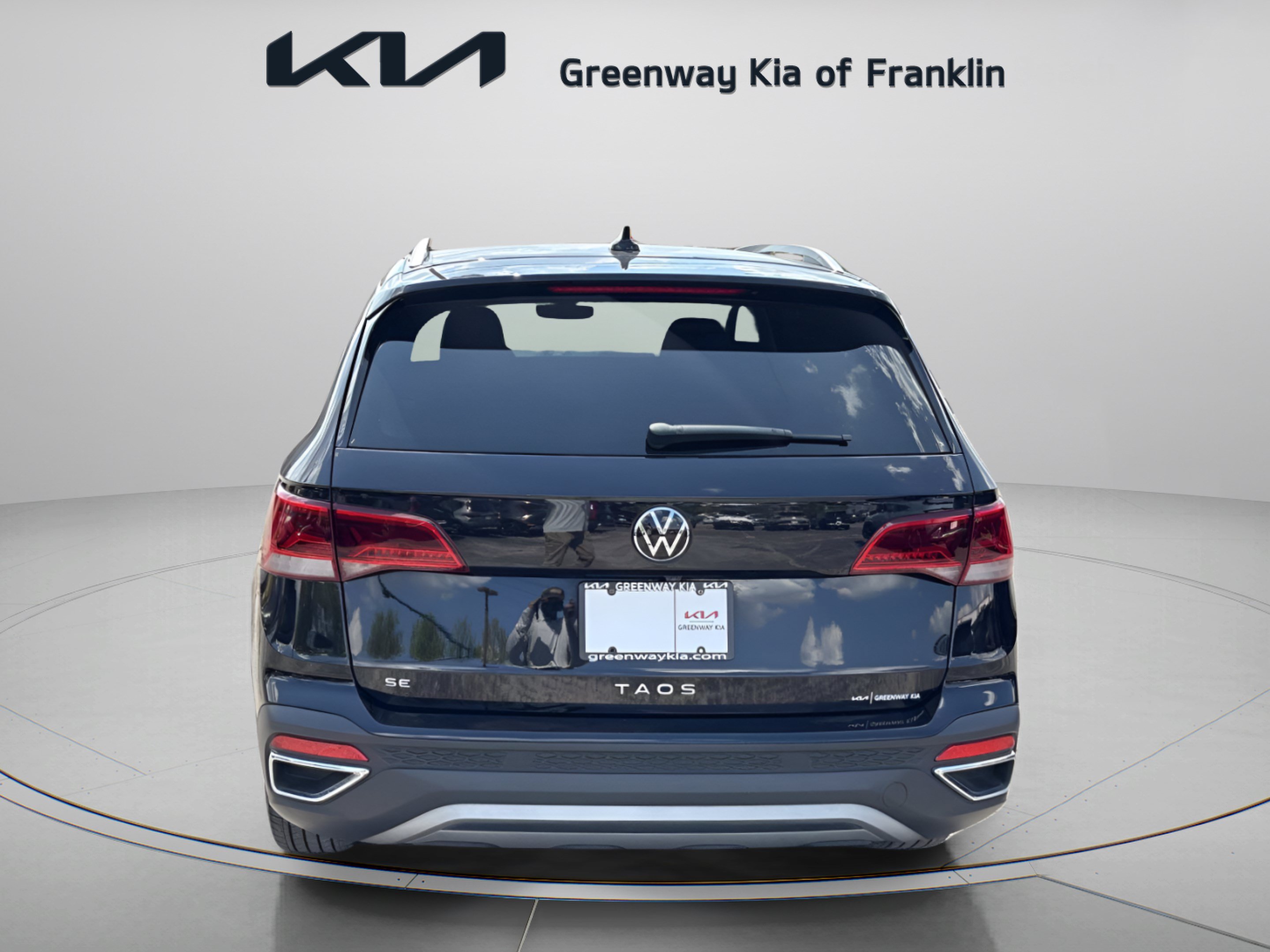 Used 2024 Volkswagen Taos SE FWD image 6