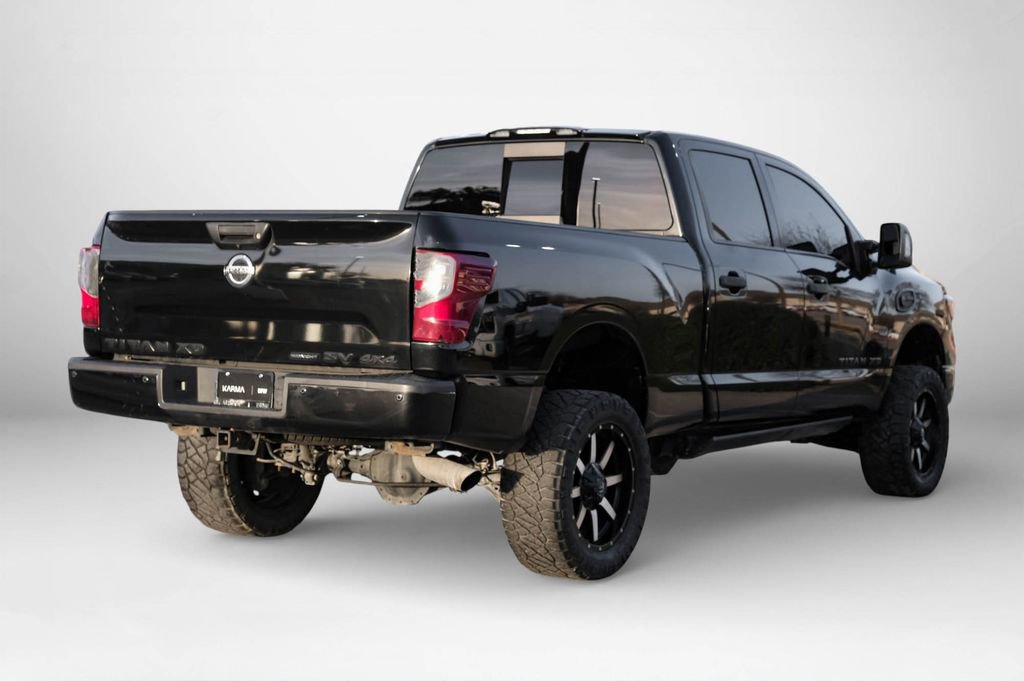 Used 2018 Nissan Titan SV w/ SV Convenience Package image 4