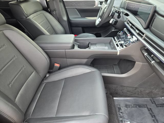 Certified 2025 Hyundai Santa Fe Limited AWD/4WD image 11