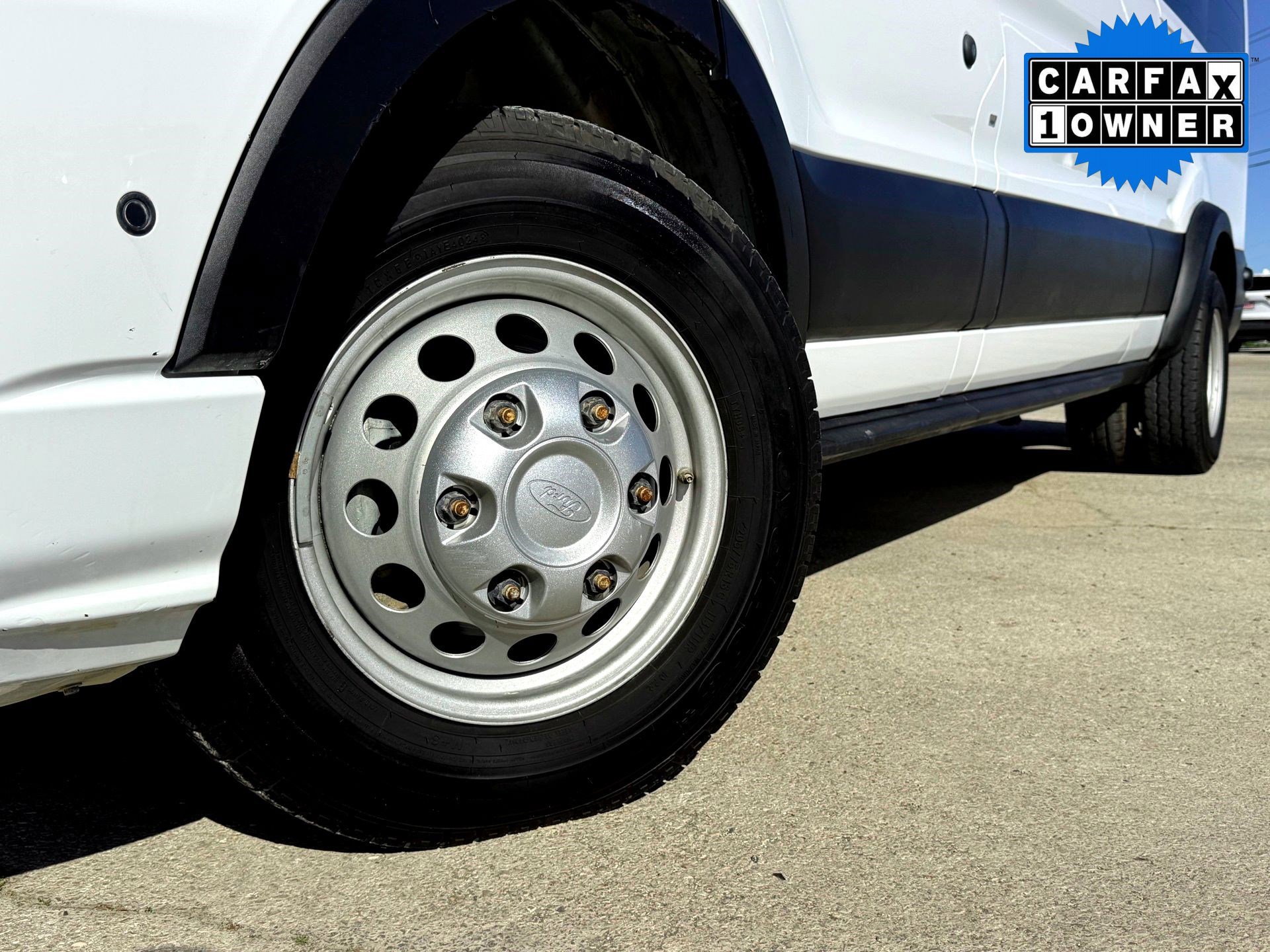 Used 2024 Ford Transit 350 XLT image 2