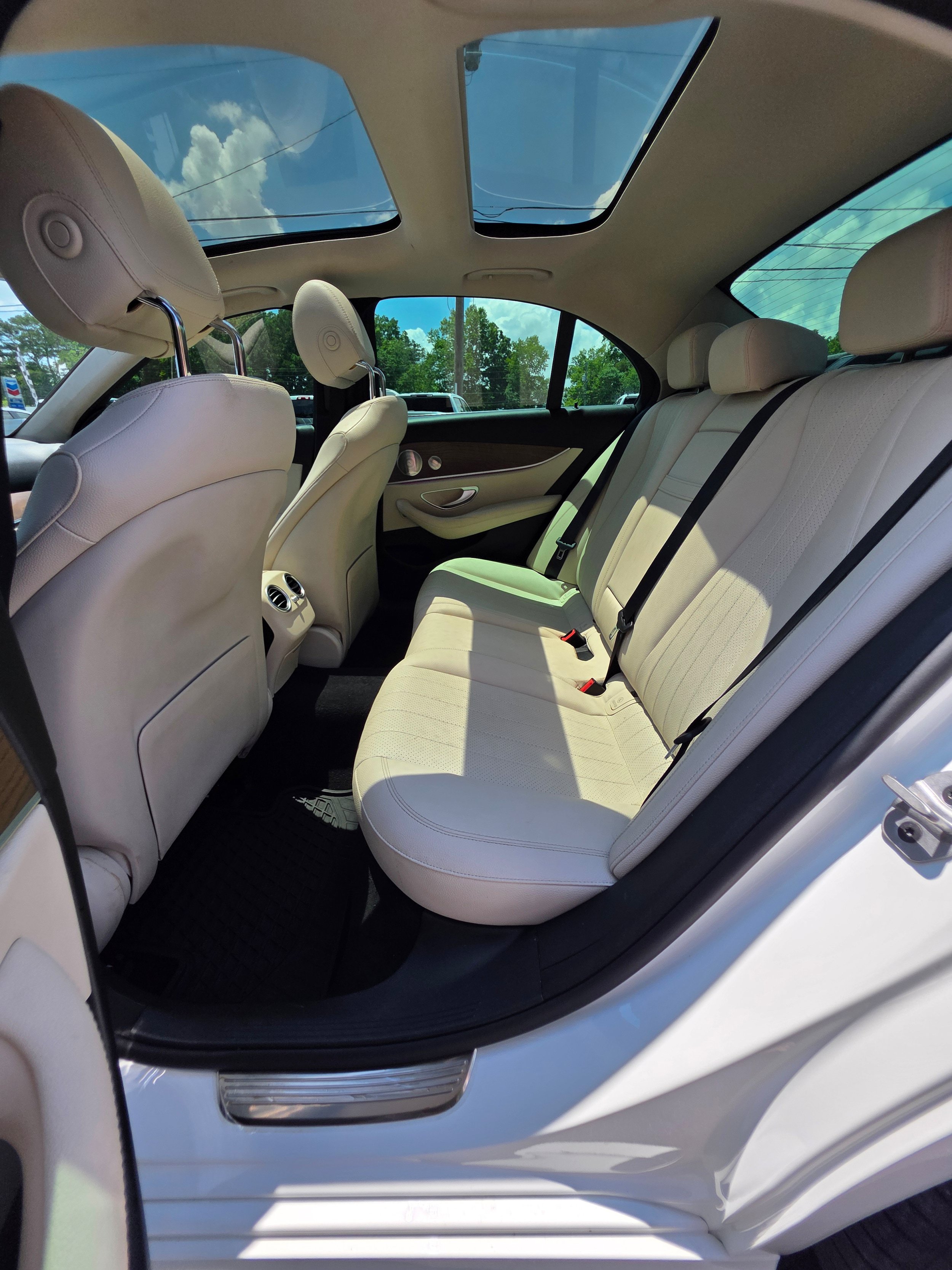 Used 2022 Mercedes-Benz E 350 4MATIC Sedan image 20