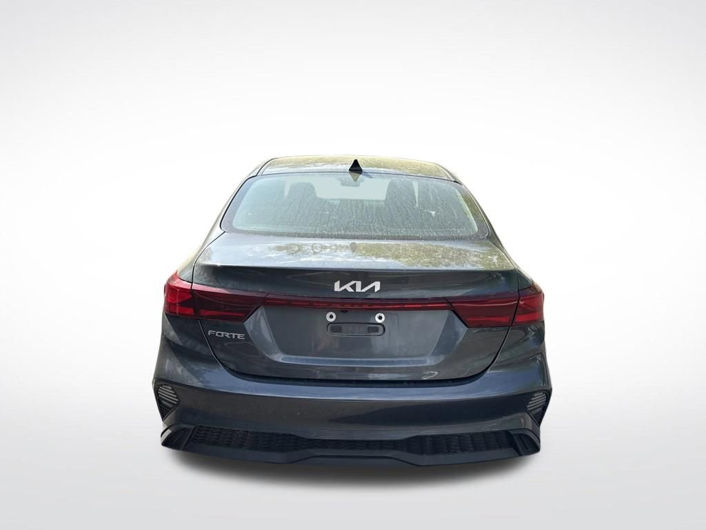 Used 2022 Kia Forte LXS image 7