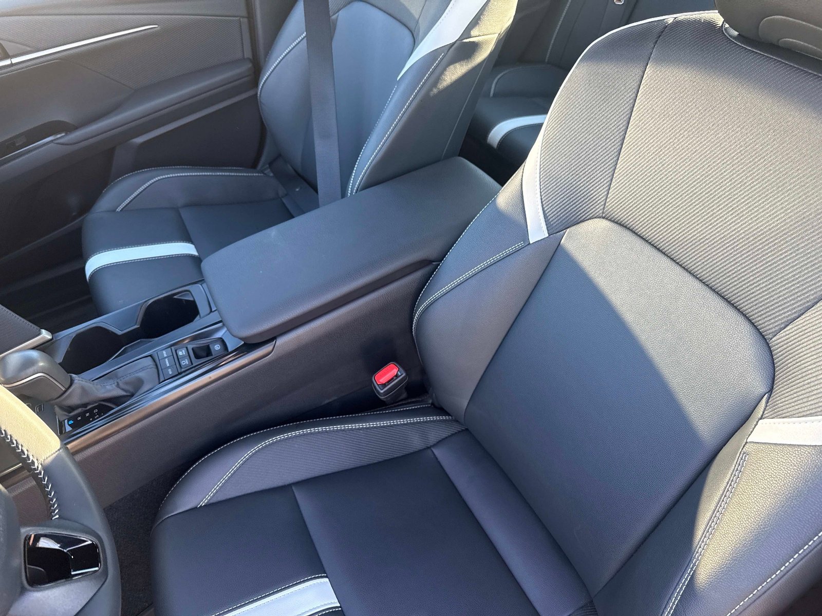 Used 2025 Toyota Camry SE image 18