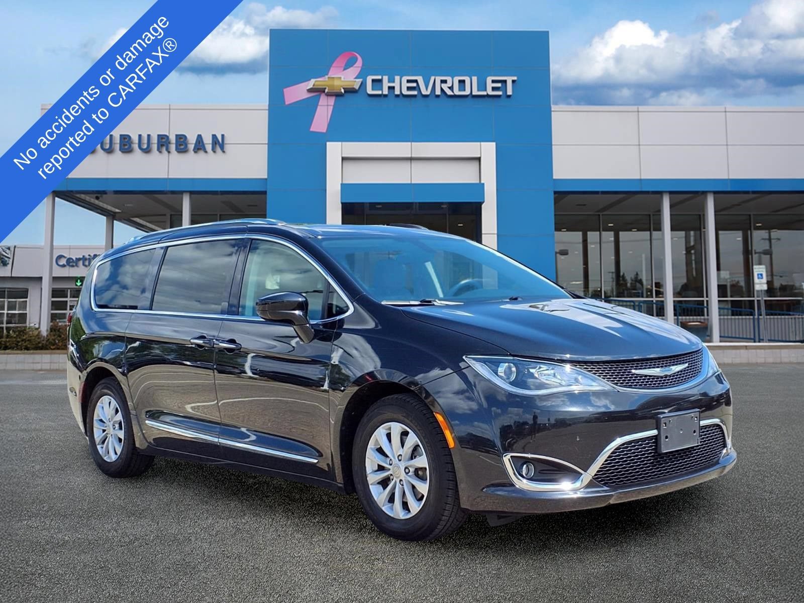 Used 2018 Chrysler Pacifica Touring-L FWD image 3