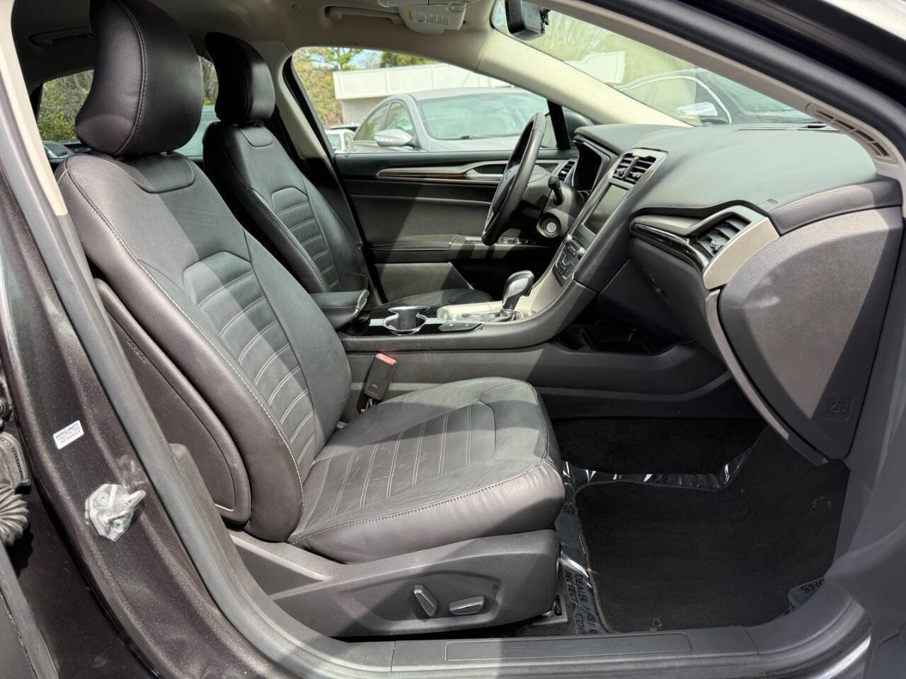 Used 2016 Ford Fusion Energi SE FWD image 13