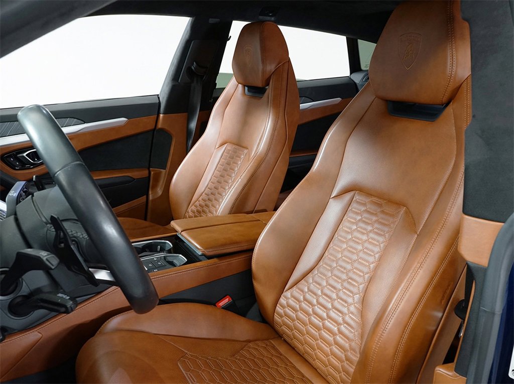 Used 2019 Lamborghini Urus image 5