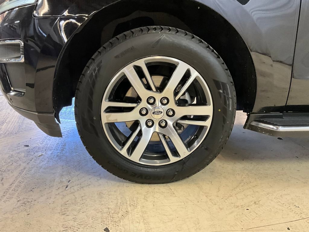 Used 2023 Ford Expedition Limited image 20