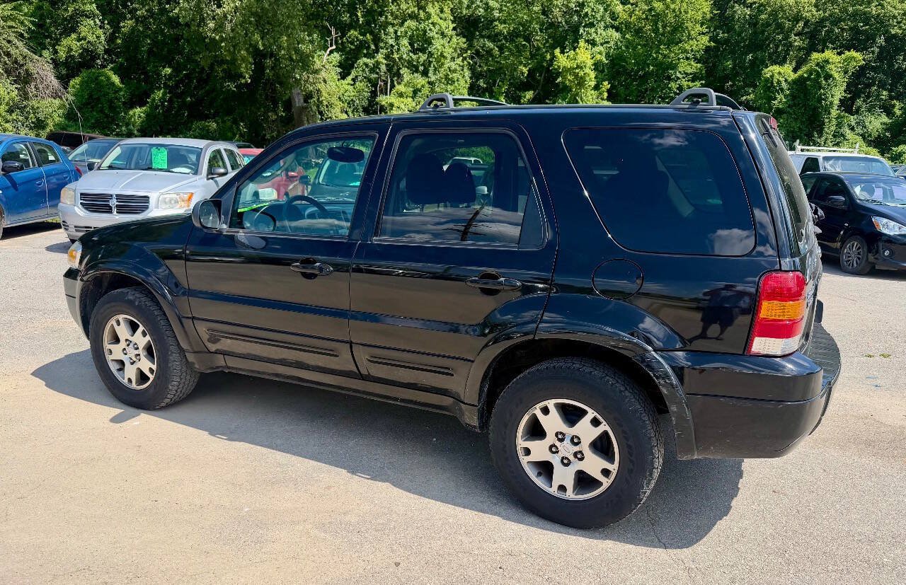 Used 2005 Ford Escape Limited FWD image 9