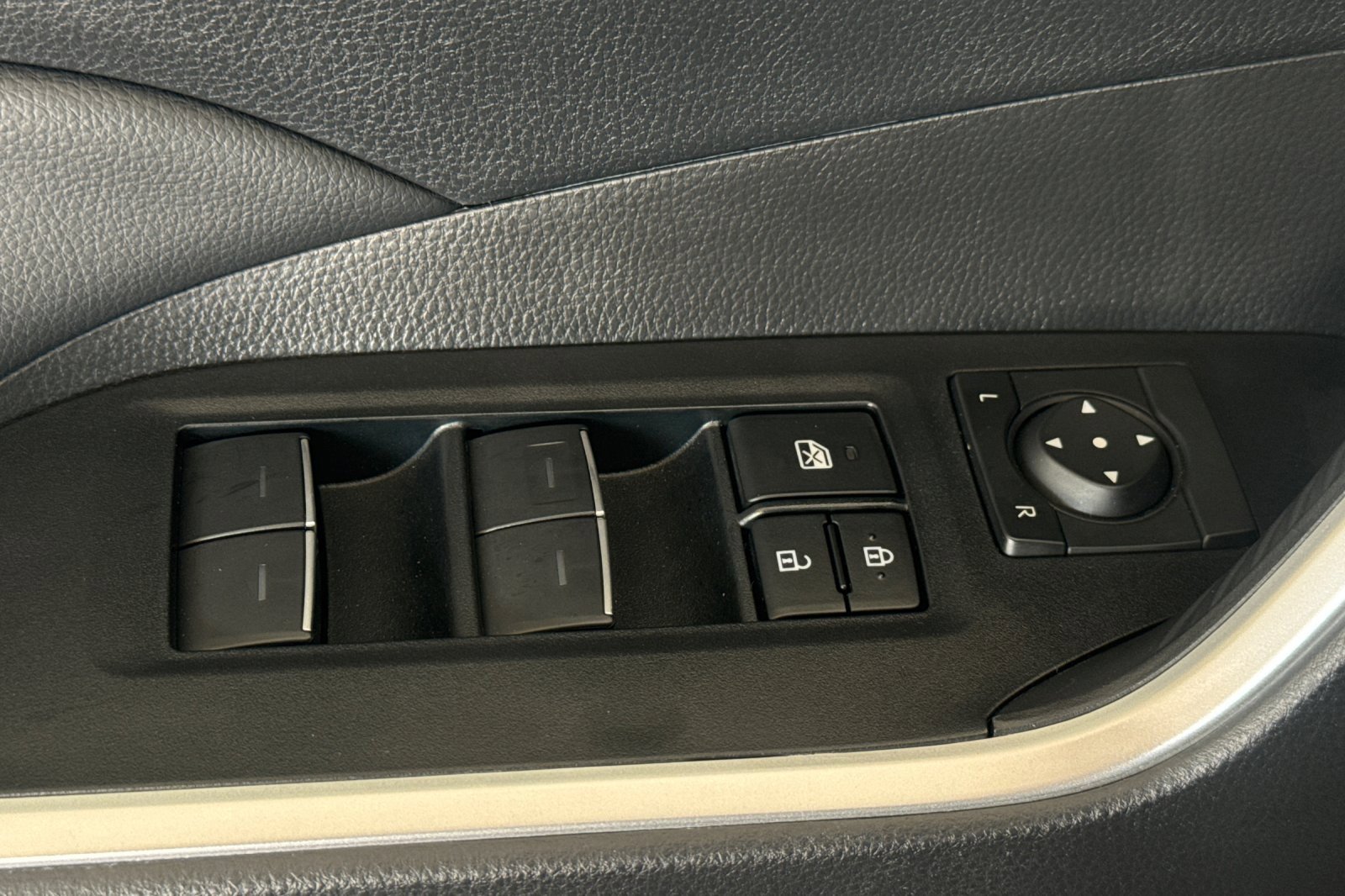 Certified 2025 Toyota RAV4 XLE image 15