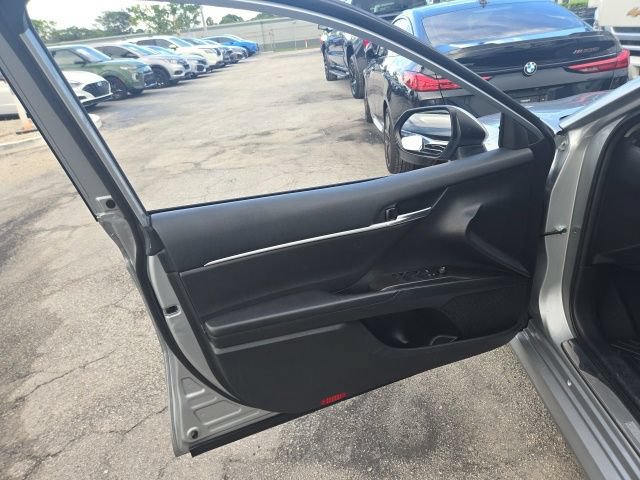 Used 2023 Toyota Camry LE FWD image 13