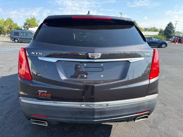 Used 2017 Cadillac XT5 Premium Luxury w/ Driver Assist Package AWD/4WD image 6