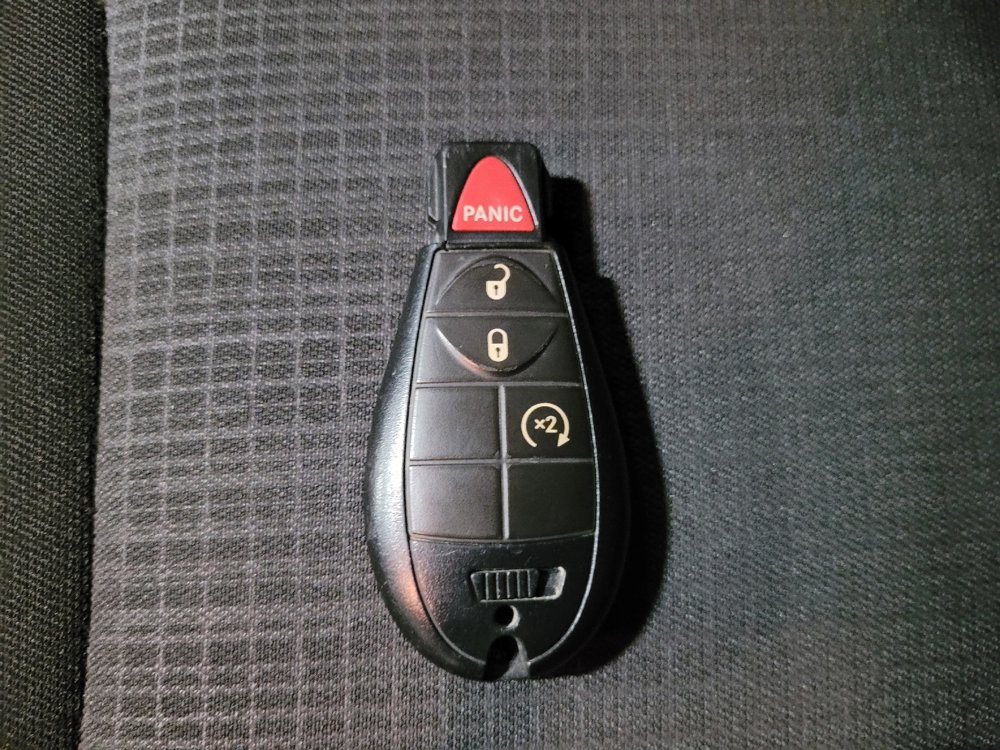 Used 2016 Jeep Cherokee Latitude w/ Cold Weather Group image 32