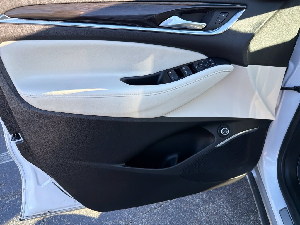Certified 2024 Buick Enclave Essence w/ Experience Buick Package FWD image 12