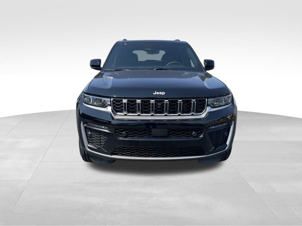 New 2026 Jeep Grand Cherokee Limited w/ Luxury Tech Group II RWD image 2