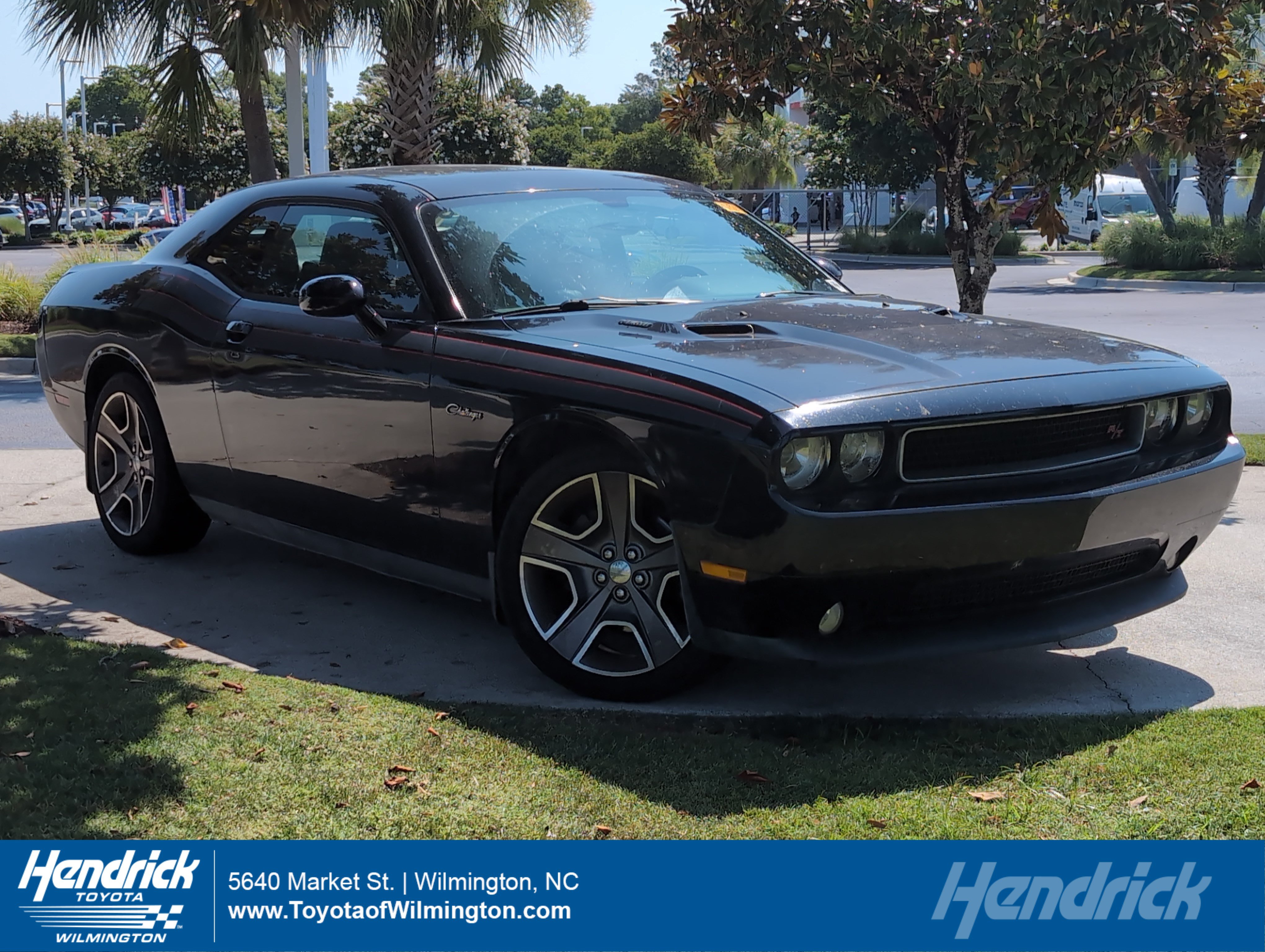 Used 2013 Dodge Challenger R/T RWD image 1