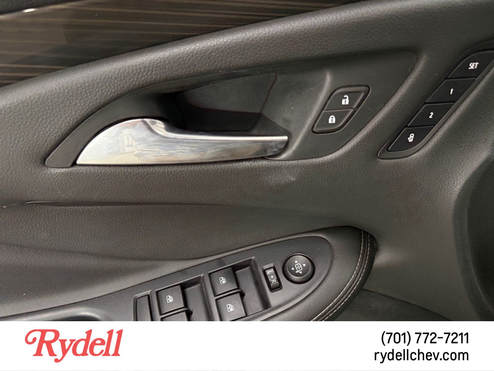 Used 2020 Buick Envision Essence AWD/4WD image 11